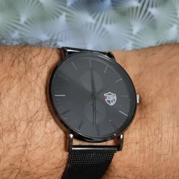 Black Quartz Watch - Picture 6 of 8